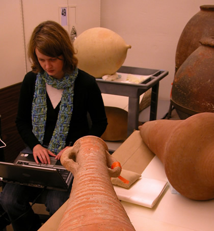 Logging information about amphoras