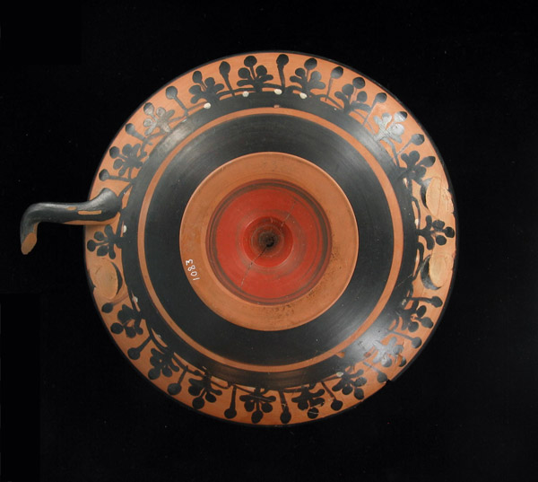 Kylix with palmette design