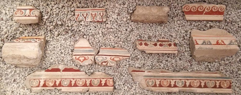 Molded stucco fragments