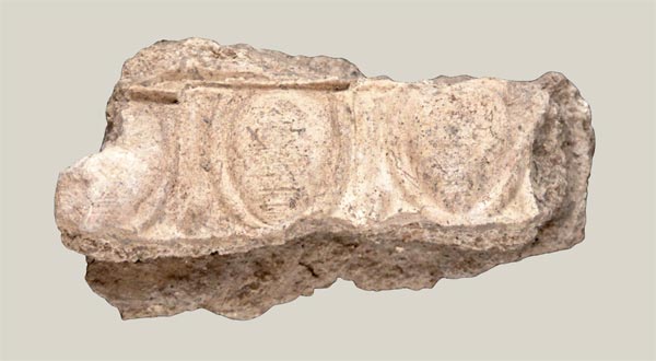 Stucco fragments with egg-and-dart motif