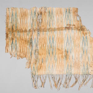 <em>Tiraz</em> textile