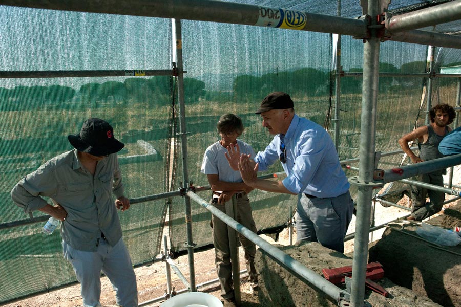 Director Nic Terrenato discusses restoration with John Ochsendorf
